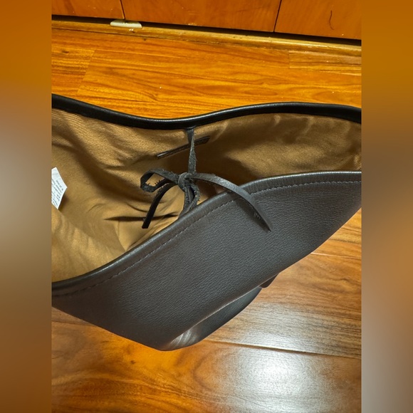 J. Crew Berkeley Bucket Bag in Leather - Picture 6 of 9